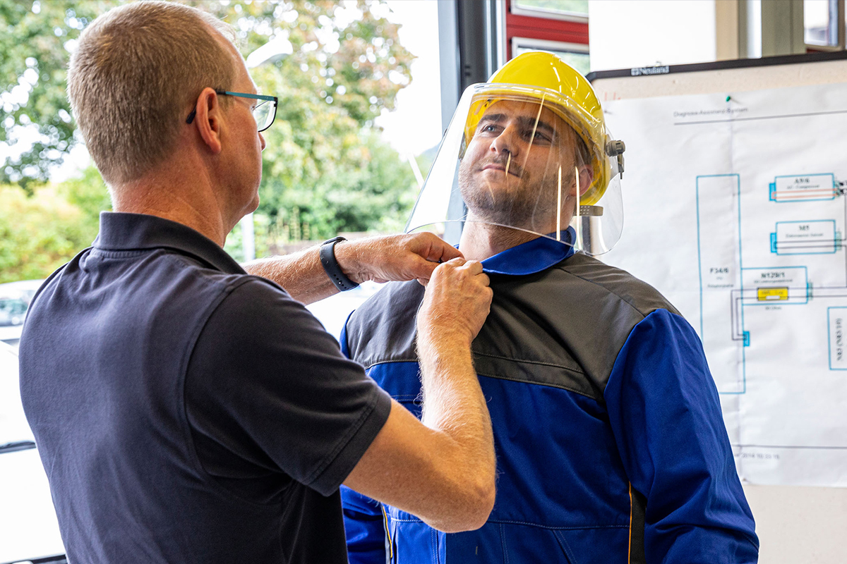 Sicherheitsunterweisung für Auszubildende im Kfz-Handwerk